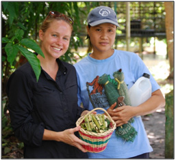 enrichment3 Ibu Maryanti with Jessica Pearl Parker, Enrichment Volunteer